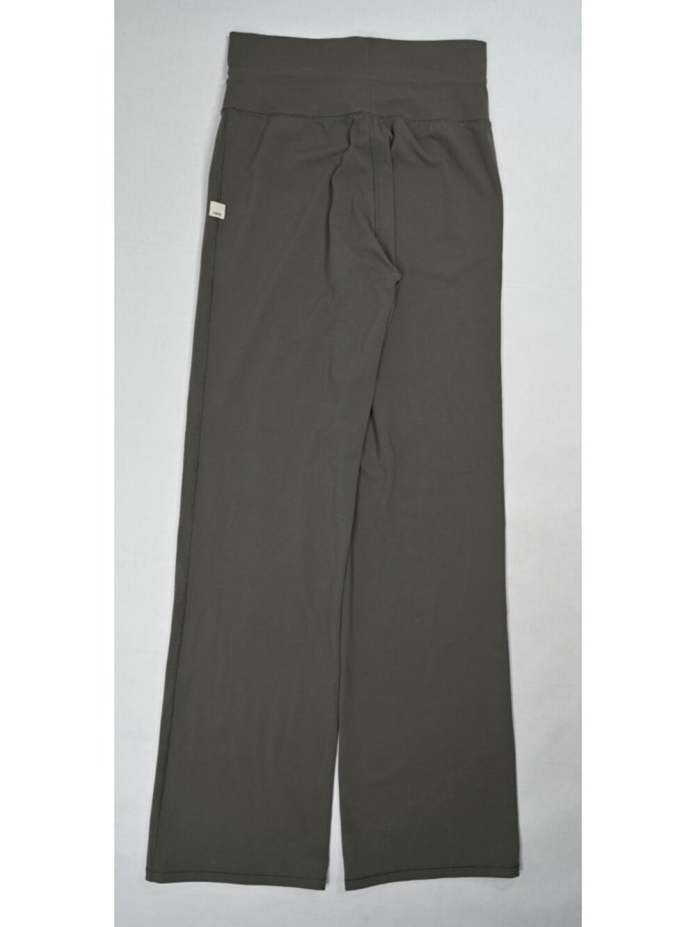 Vuori Daily Wideleg Pants VW489 in Gray - Picture 3 of 3
